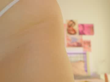 girl
        naalani cam image #3951102