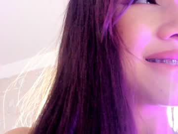 girl
        lean_lie cam image #558040