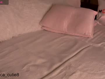 girl
        kittyloffe cam image #3419150