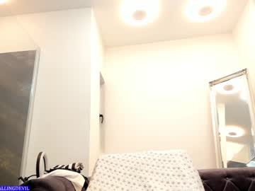 girl
        hotfallingdevil cam image #2538336