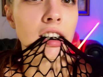 girl
        _demi_dee_ cam image #756070