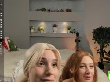 girl
        margarethowell cam image #4415004