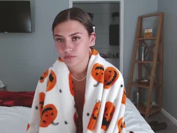 couple
        miasantiago cam image #1776231