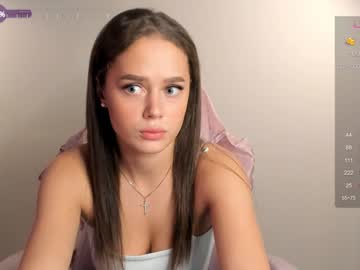 girl
        brittcubitt cam image #2403705