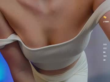 girl
        emmi_rosee cam image #4051510