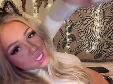 girl
        ari_02 cam image #1594654