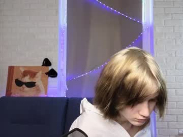 girl
        lizbethbiglow cam image #3310845