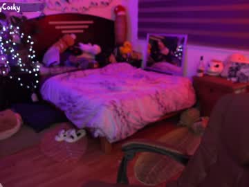 girl
        ziny_cosky cam image #2379058