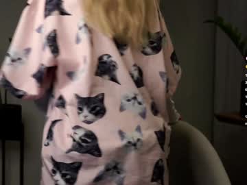 girl
        taitehambelton cam image #3456739
