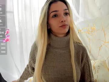 girl
        sassyt33n cam image #4205637