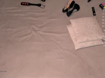 girl
        theanytimeshow cam image #1239033
