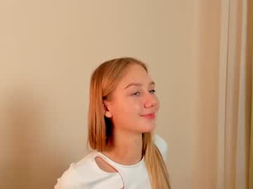 girl
        alexlacey cam image #1819128