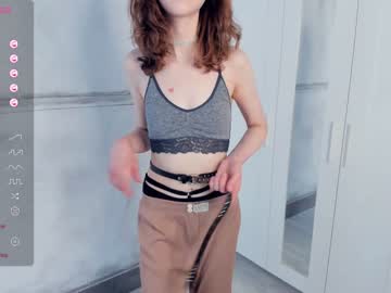 girl
        maureenbruster cam image #2619420