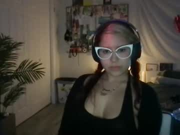 girl
        40ozgoomba cam image #1734297