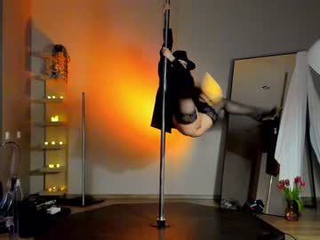 girl
        _meganmeow_ cam image #707822