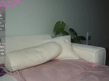 girl
        remibliss cam image #4427700