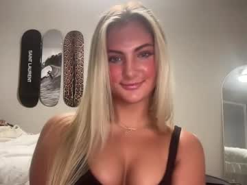 girl
        lovelyaveryy cam image #3528481