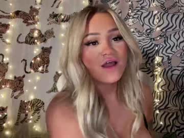 girl
        ari_02 cam image #1953941