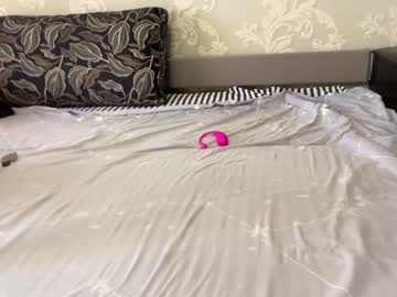 couple
        _krisvanessa_ cam image #2512901