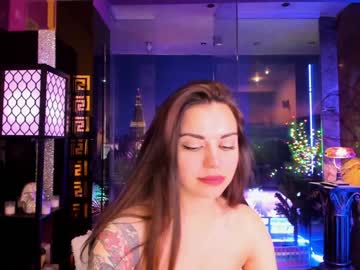 girl
        alma_pearl cam image #672118