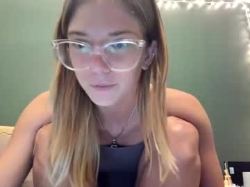 girl
        oliviahansleyy cam image #2781466