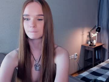girl
        gwen_sunrise cam image #3570273
