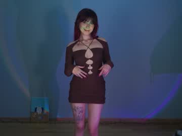 girl
        greeny_mat cam image #3244398