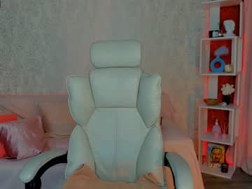girl
        madeline_jackson cam image #426337