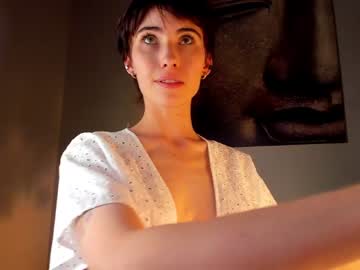 girl
        helenblash cam image #1343863