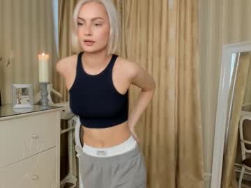 girl
        nicolekitman cam image #2040675