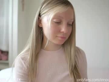 girl
        pureangeldolores cam image #1902343