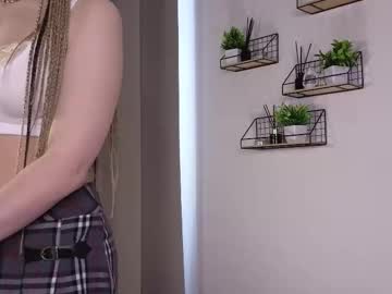 girl
        mayaa_janee cam image #4453611
