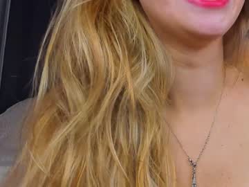 girl
        milablush cam image #1394484
