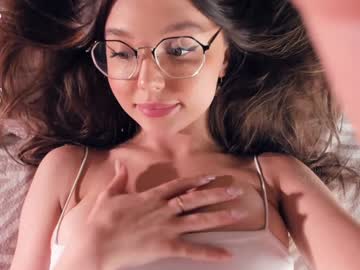 girl
        hinatabroks cam image #3745206