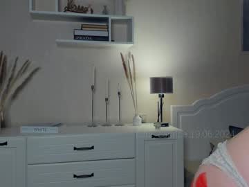 girl
        cute_caprice cam image #2943930