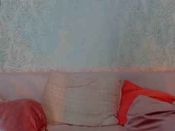 girl
        madeline_jackson cam image #689756