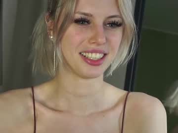 girl
        audreycarvin cam image #4546295