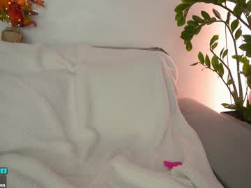 girl
        sweety_rinushka_ cam image #3517289