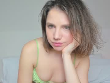 girl
        stellawells cam image #552657