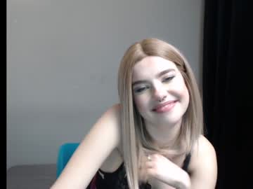 girl
        kiki_mone cam image #5276