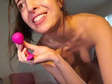 girl
        rosykindred cam image #918956