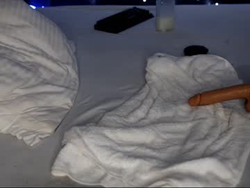 girl
        dee_waters cam image #2251126