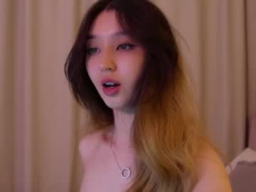 girl
        sarasuo cam image #3137820