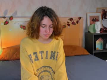 girl
        nalaray cam image #521533