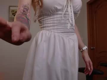 girl
        pathos_of_things cam image #4410822