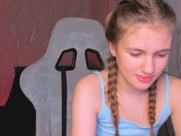 girl
        kylie_mine cam image #100401