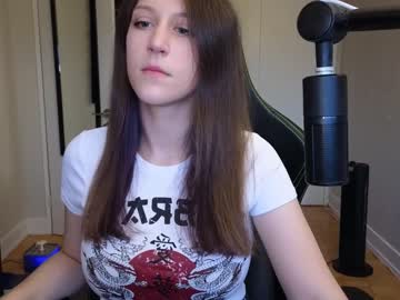 girl
        alexa_dream cam image #1468983