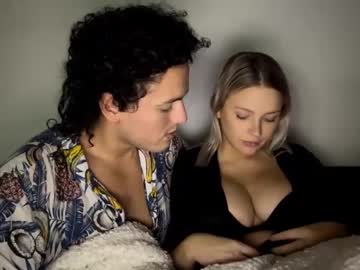 couple
        chulo33333 cam image #2133239