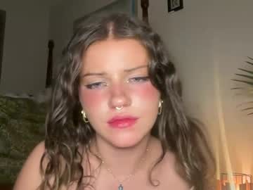 girl
        fairyyy653 cam image #4017753