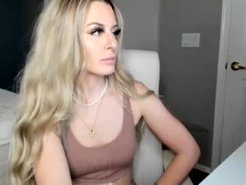 girl
        clarawaters cam image #388695
